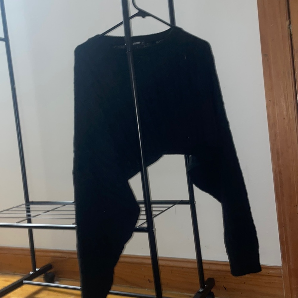 cropped knitted black sweater